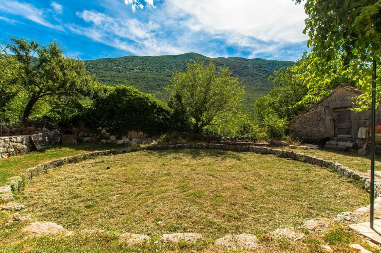 Holiday Home Godinj Donje Rascane Exteriér fotografie